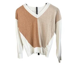 Verve ami womens color block white beige sweater.  Size M. V neck.  Quiet luxury